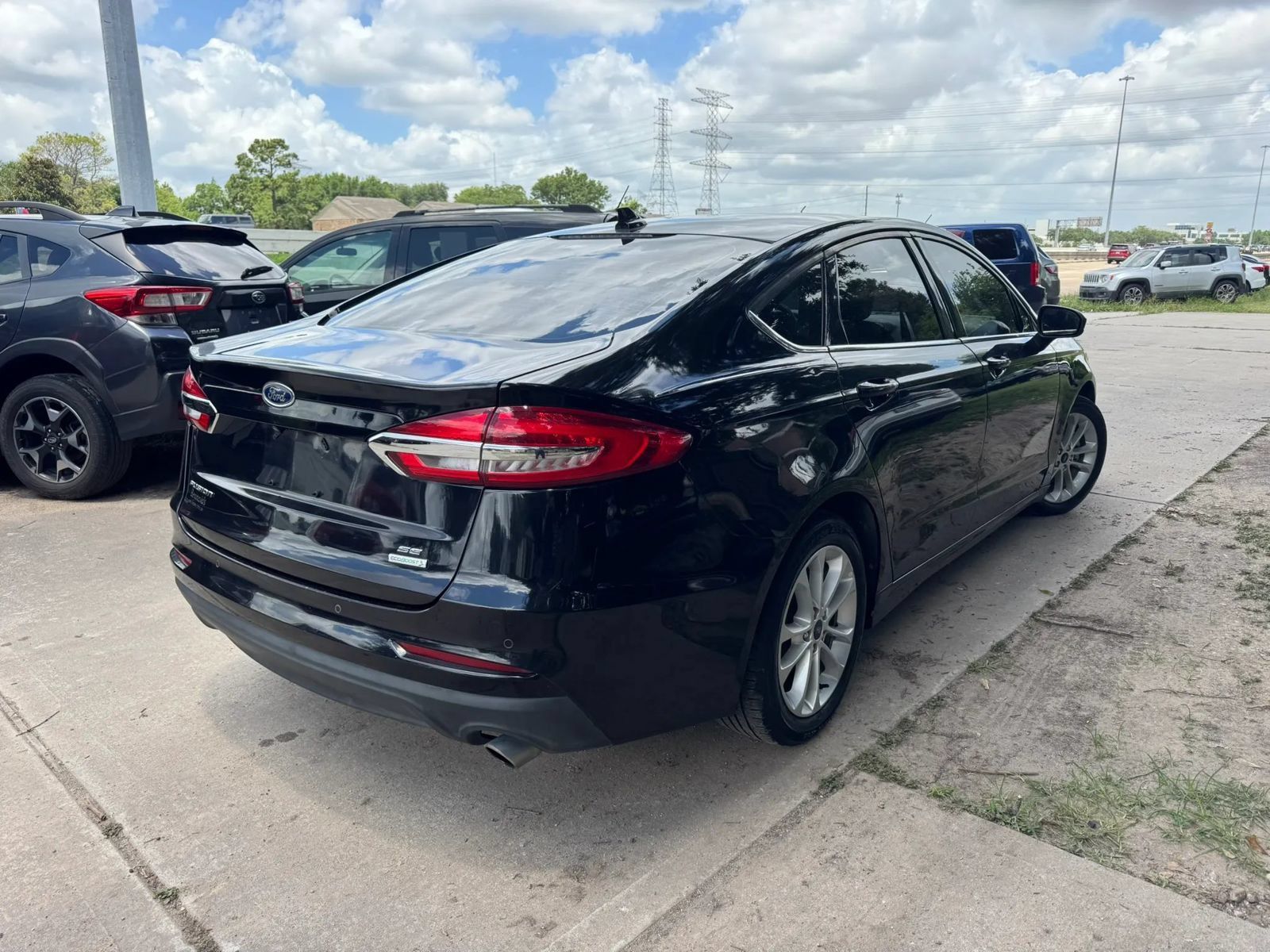 Used 2019 Ford Fusion SE FWD image 6