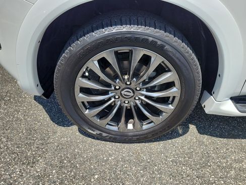 Used 2021 Nissan Armada Platinum w/ Captain's Chairs Package RWD image 5