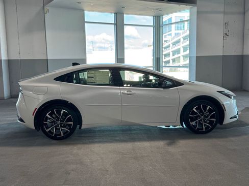 New 2026 Toyota Prius Plug-In Hybrid image 10