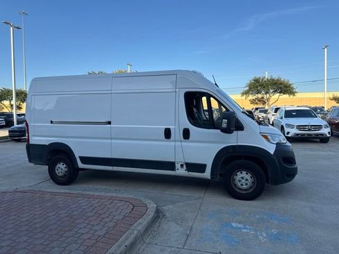 Used 2023 RAM ProMaster 2500 FWD image 3