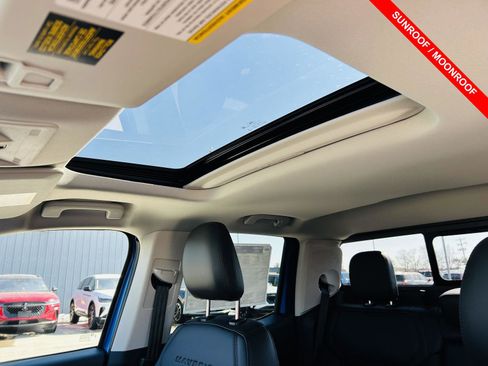 New 2026 Ford Maverick Lariat w/ Black Appearance Package image 4