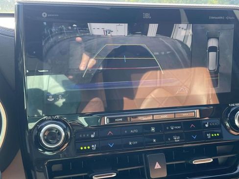 Used 2021 Toyota Highlander Platinum FWD image 37