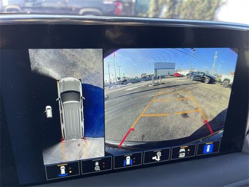 Used 2023 Chevrolet Tahoe Z71 w/ Luxury Package image 17