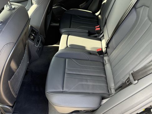 Used 2024 Audi Q5 e Premium w/ Convenience Package image 34