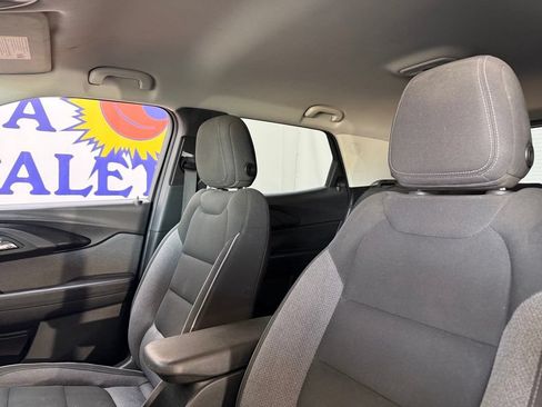 Used 2023 Chevrolet TrailBlazer LT FWD image 10
