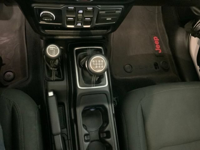 Used 2019 Jeep Wrangler Unlimited Sahara w/ Cold Weather Group AWD/4WD image 22