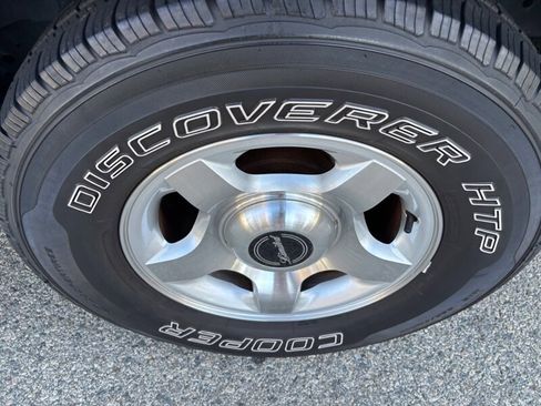 Used 1999 Ford Explorer Limited image 36