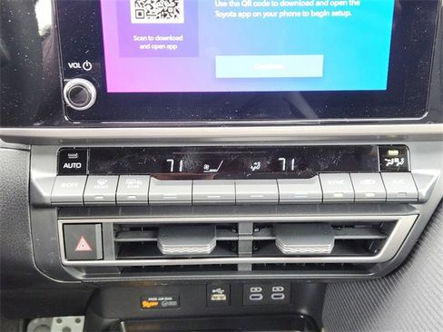 New 2026 Toyota Camry SE image 15