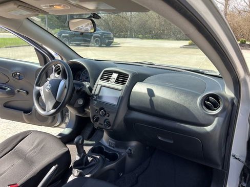 Used 2019 Nissan Versa S image 29