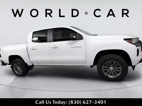 Used 2024 Chevrolet Colorado LT w/ LT Convenience Package image 13