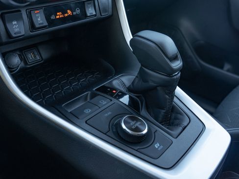 Used 2025 Toyota RAV4 XLE w/ Weather Package image 20