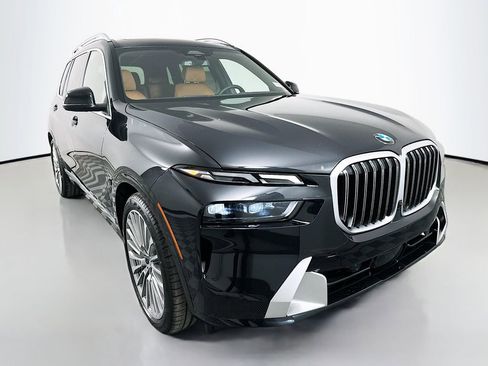New 2026 BMW X7 xDrive40i w/ Premium Package image 3