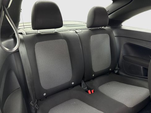Used 2018 Volkswagen Beetle 2.0T S FWD image 41