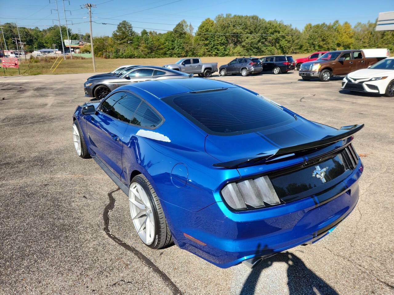 Used 2017 Ford Mustang Coupe RWD image 8