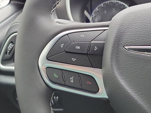 New 2026 Chrysler Pacifica Select image 12