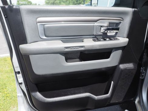 Used 2017 RAM 2500 SLT AWD/4WD image 15