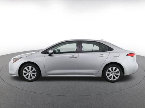 Used 2025 Toyota Corolla LE FWD image 4