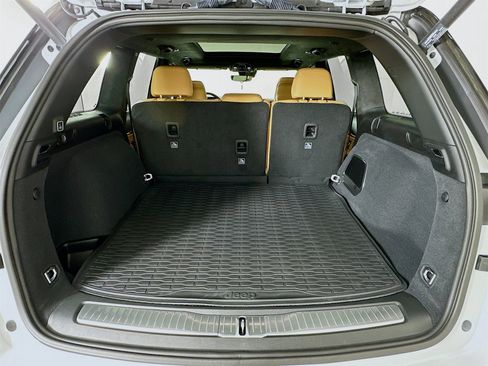 Used 2025 Jeep Grand Cherokee Summit image 29