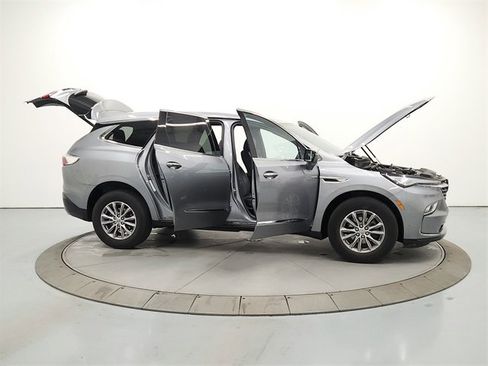 Used 2024 Buick Enclave Premium image 16