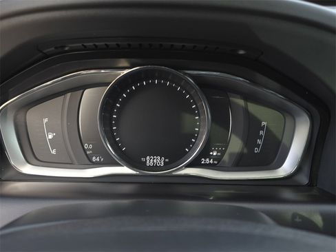 Used 2017 Volvo XC60 T6 R-Design w/ Climate Package image 23