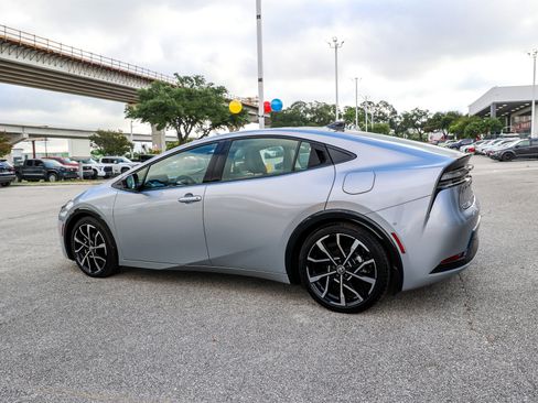 Used 2024 Toyota Prius Prime Premium w/ Advanced Technology Package FWD image 10