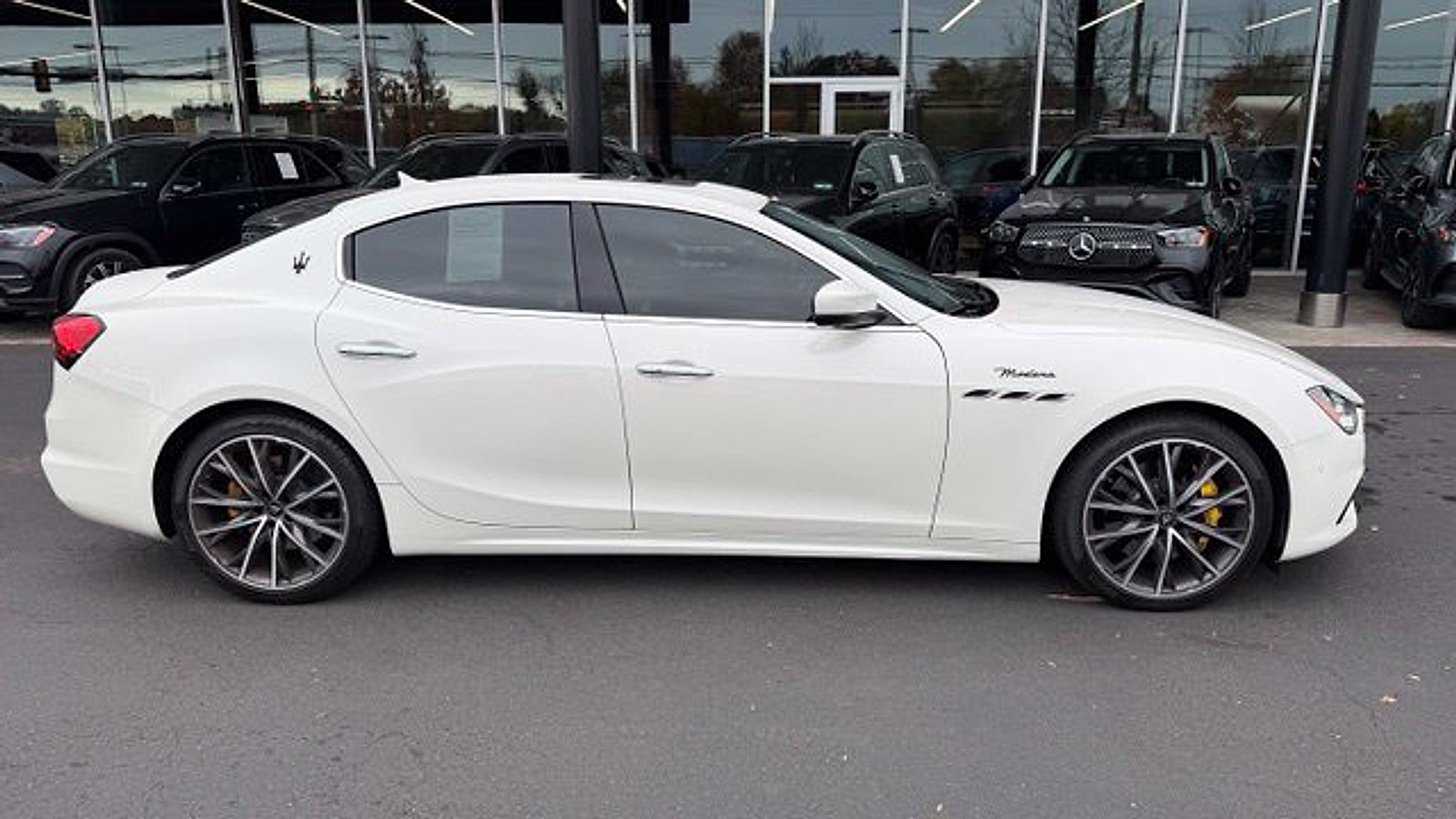 Used 2022 Maserati Ghibli Modena Q4 AWD/4WD image 9