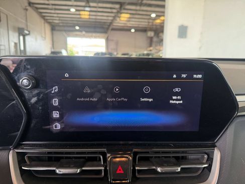 Used 2025 Chevrolet TrailBlazer LT FWD image 19