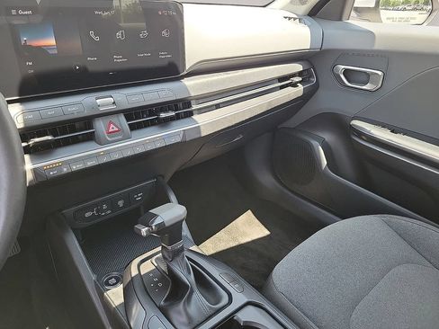 Used 2025 Kia K4 FWD image 20