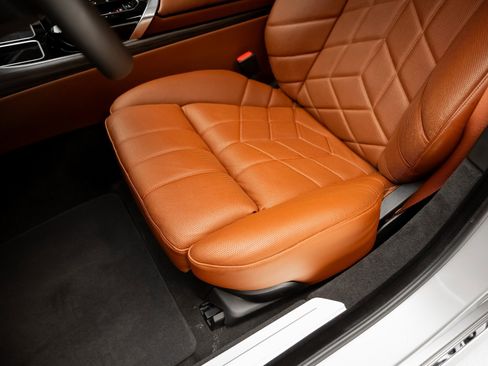 Used 2023 BMW i7 xDrive60 image 60