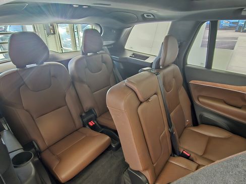 Certified 2024 Volvo XC90 T8 Plus w/ Protection Package image 15