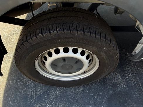 Used 2017 Mercedes-Benz Sprinter 2500 image 17