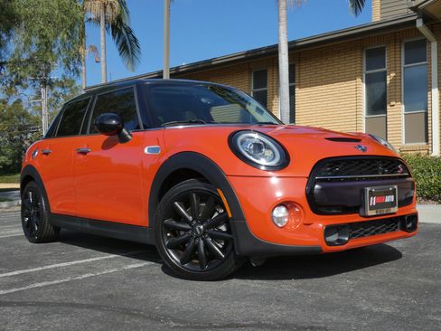 Used 2019 MINI Cooper S w/ Premium Package image 5