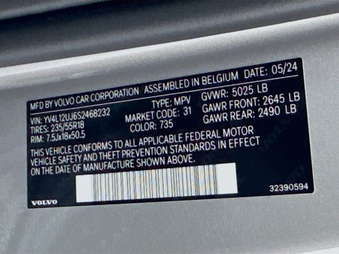 Used 2025 Volvo XC40 B5 Core image 39