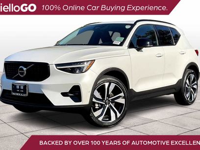 Used 2025 Volvo XC40 B5 Plus