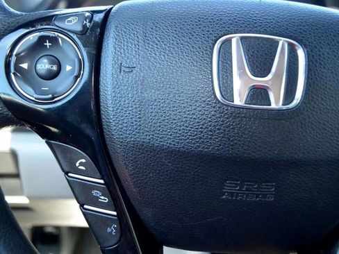 Used 2017 Honda Accord LX image 27