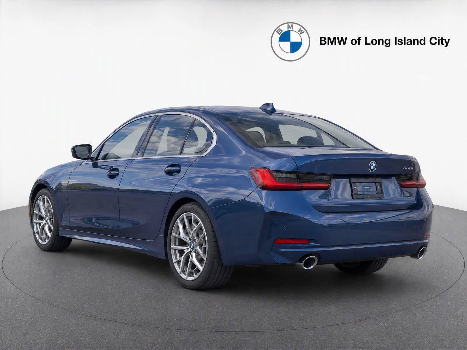 New 2026 BMW 330i xDrive Sedan w/ Premium Package AWD/4WD image 5