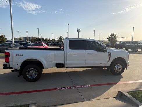 Used 2025 Ford F350 Lariat w/ Lariat Ultimate Package AWD/4WD image 15
