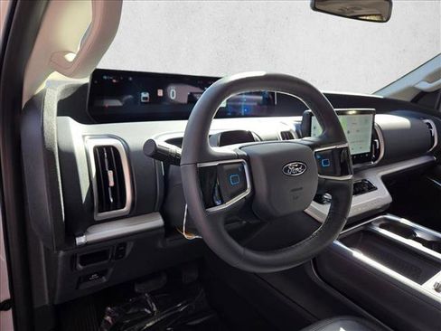 New 2025 Ford Expedition Active image 3
