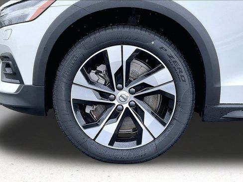 New 2026 Volvo V60 B5 Cross Country Plus w/ Climate Package AWD/4WD image 14