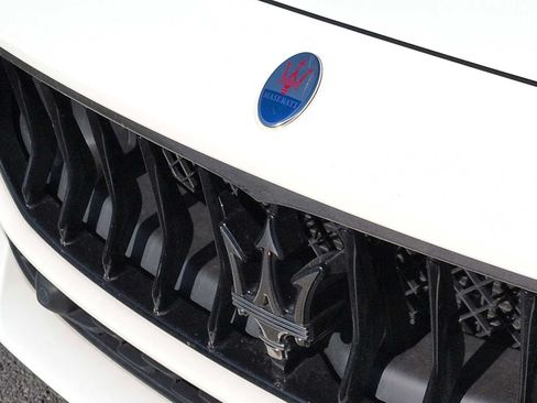 Used 2021 Maserati Ghibli S Q4 AWD/4WD image 12