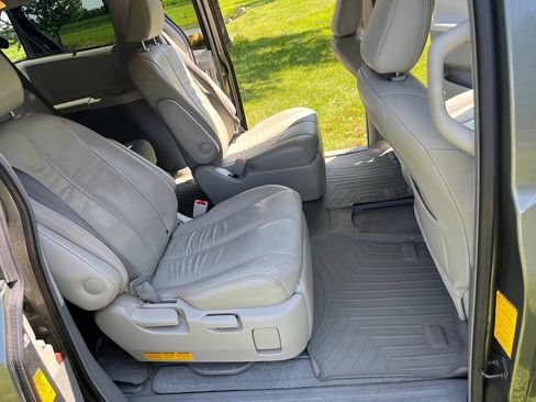 Used 2014 Toyota Sienna XLE AWD/4WD image 6