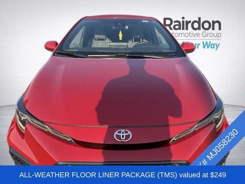 Used 2021 Toyota Corolla SE FWD image 2