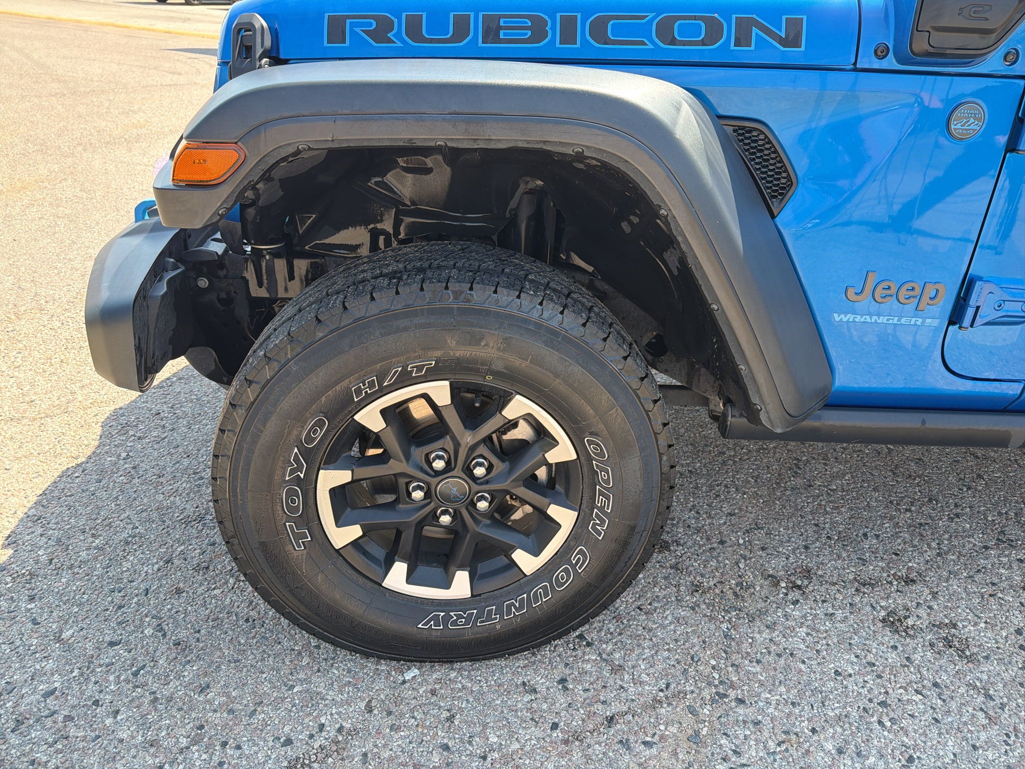 Used 2024 Jeep Wrangler Unlimited Rubicon 4xe AWD/4WD image 3