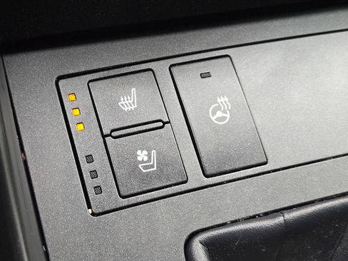 Used 2021 Lexus IS 350 F Sport w/ Accessory Package 2 image 22