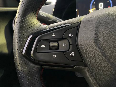 Used 2025 Chevrolet Trax RS w/ Driver Confidence Package image 13