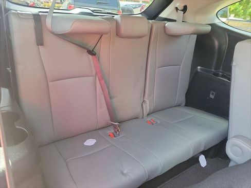 Certified 2024 Toyota Highlander XLE FWD image 17