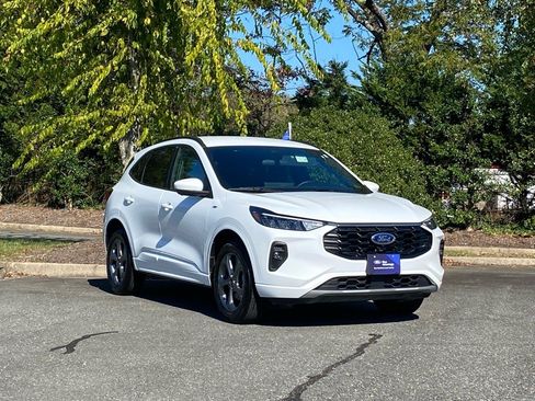 Certified 2023 Ford Escape ST-Line Select w/ Tech Pack #2 image 2