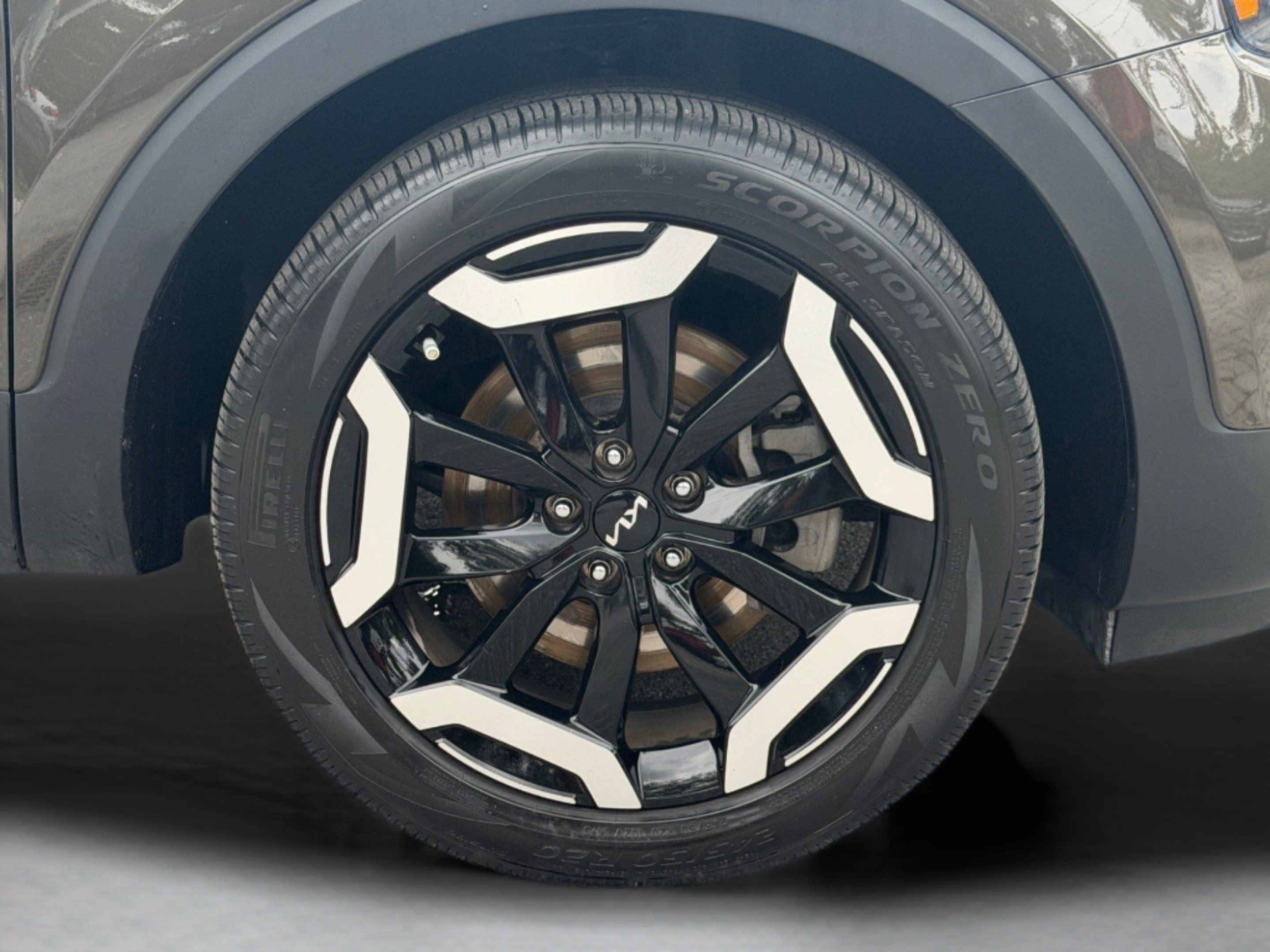 Used 2024 Kia Telluride EX FWD image 17