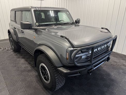 Used 2022 Ford Bronco Badlands w/ Sasquatch Package AWD/4WD image 2