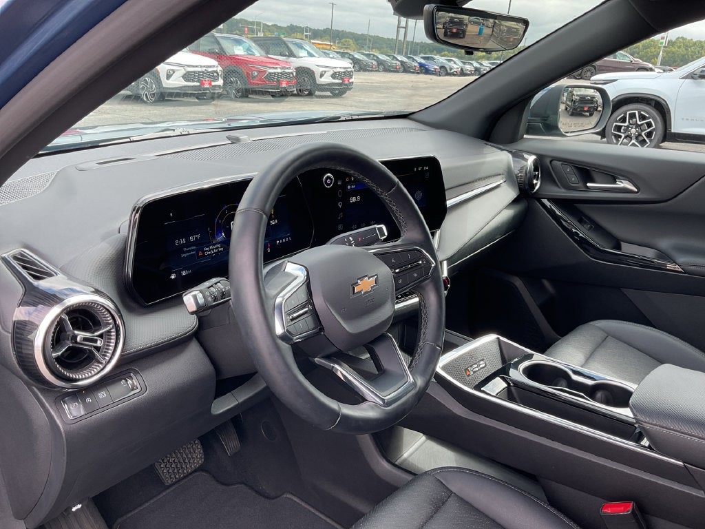 Used 2025 Chevrolet Equinox LT w/ Convenience Package II FWD image 14